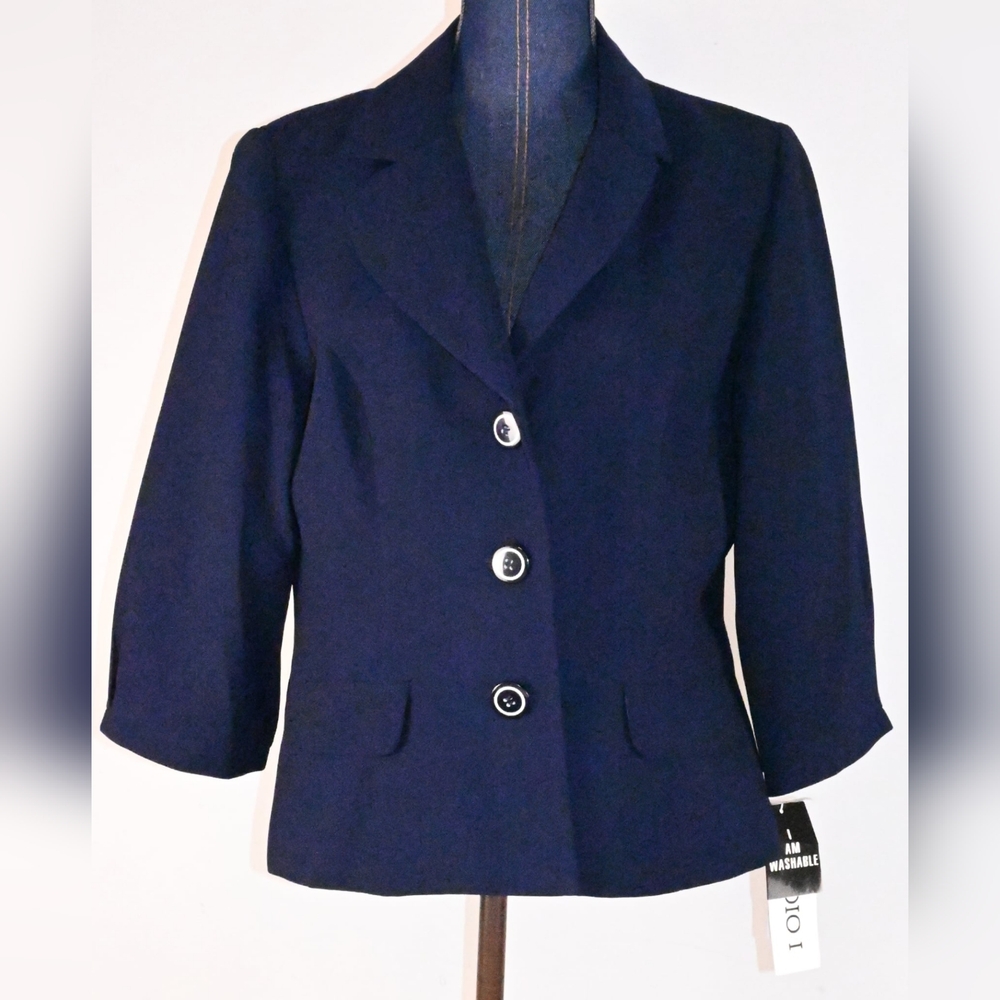 NWT Studio I Women's Blazersize 16 1 Pcs Of A 2 Pcs Outfit , retails for $70.00